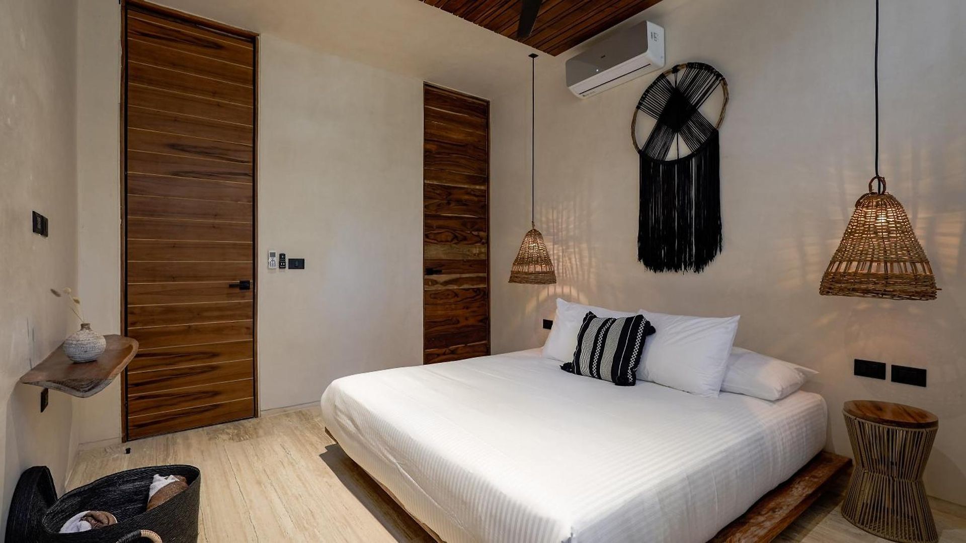 Bohemian 2br Boutique With Private Pool Apartment