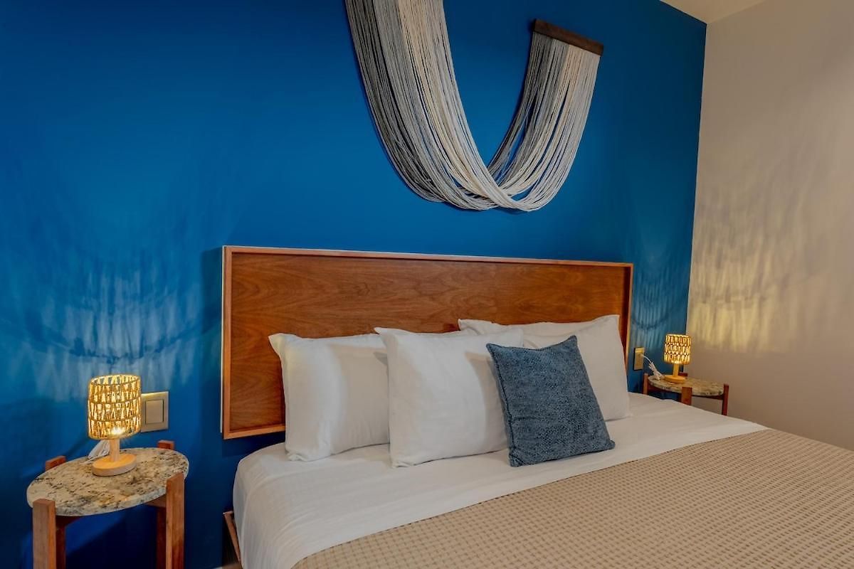Tropical Penthouse 2br And Jacuzzi Apartment *