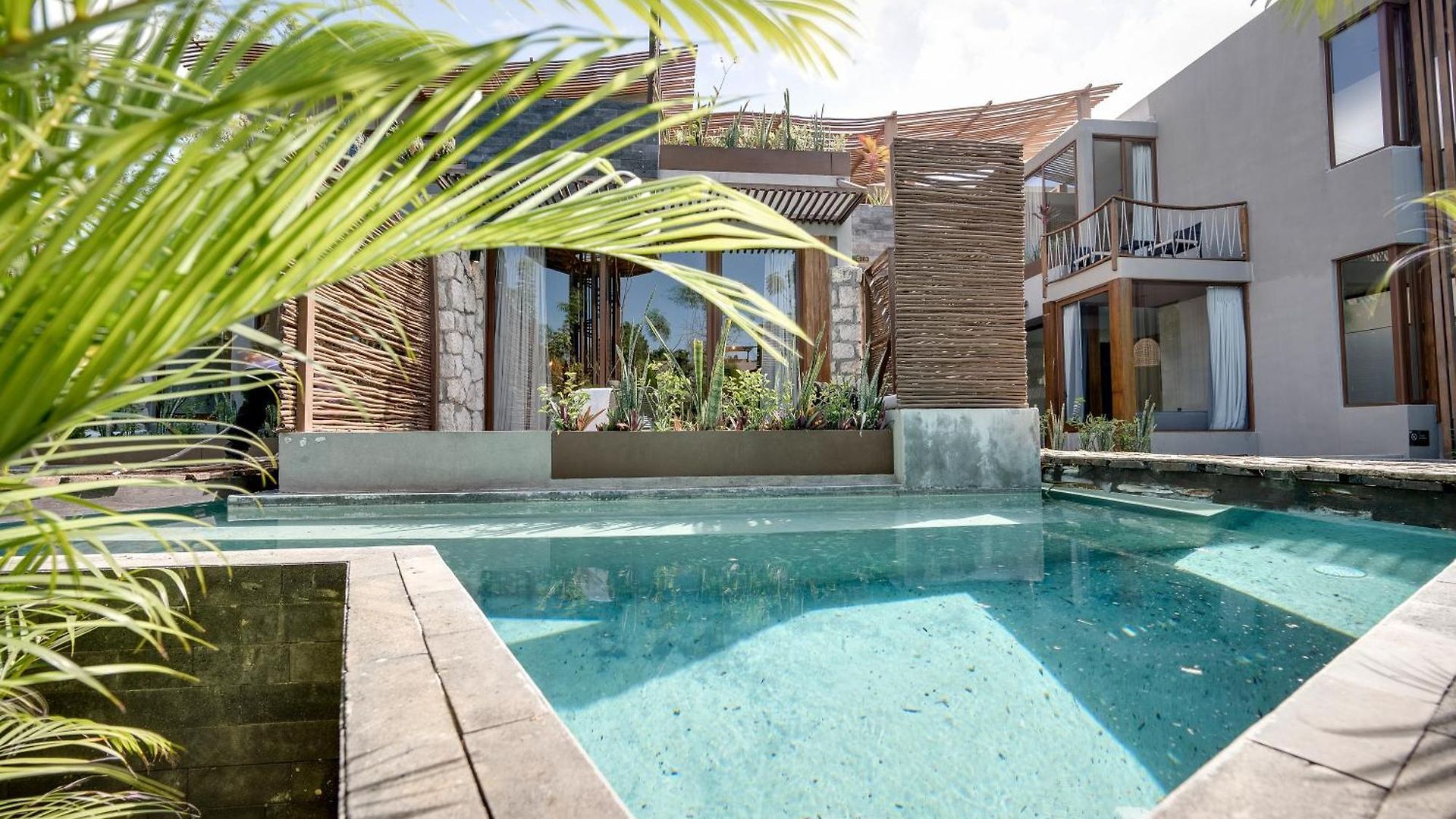 Nomad Humans Residences