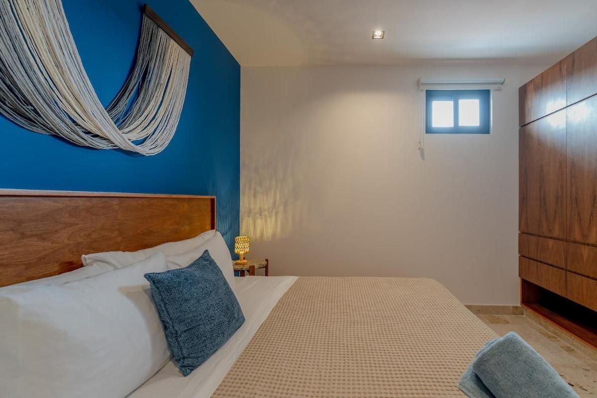 Tropical Penthouse 2br And Jacuzzi Apartment *