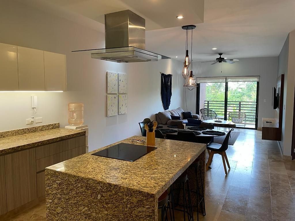 Apartment Penthouse 3br Only 1 Mile From