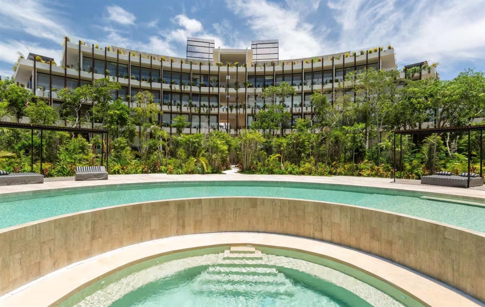 Temple Loft Rooftop Infinity Selva