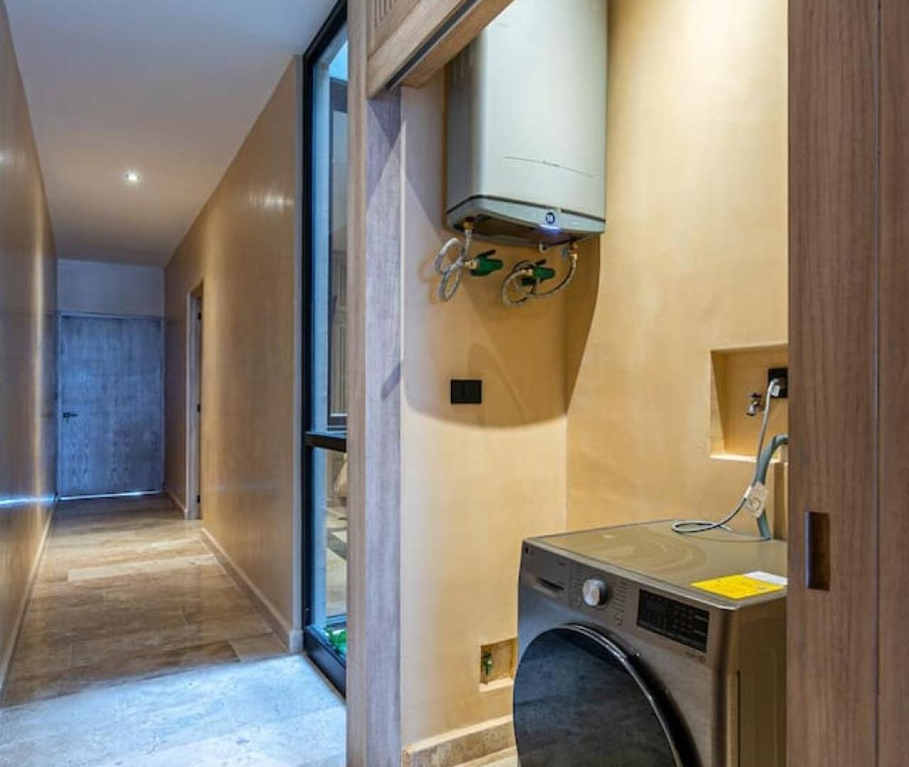 Luxury Beachfront 3br *