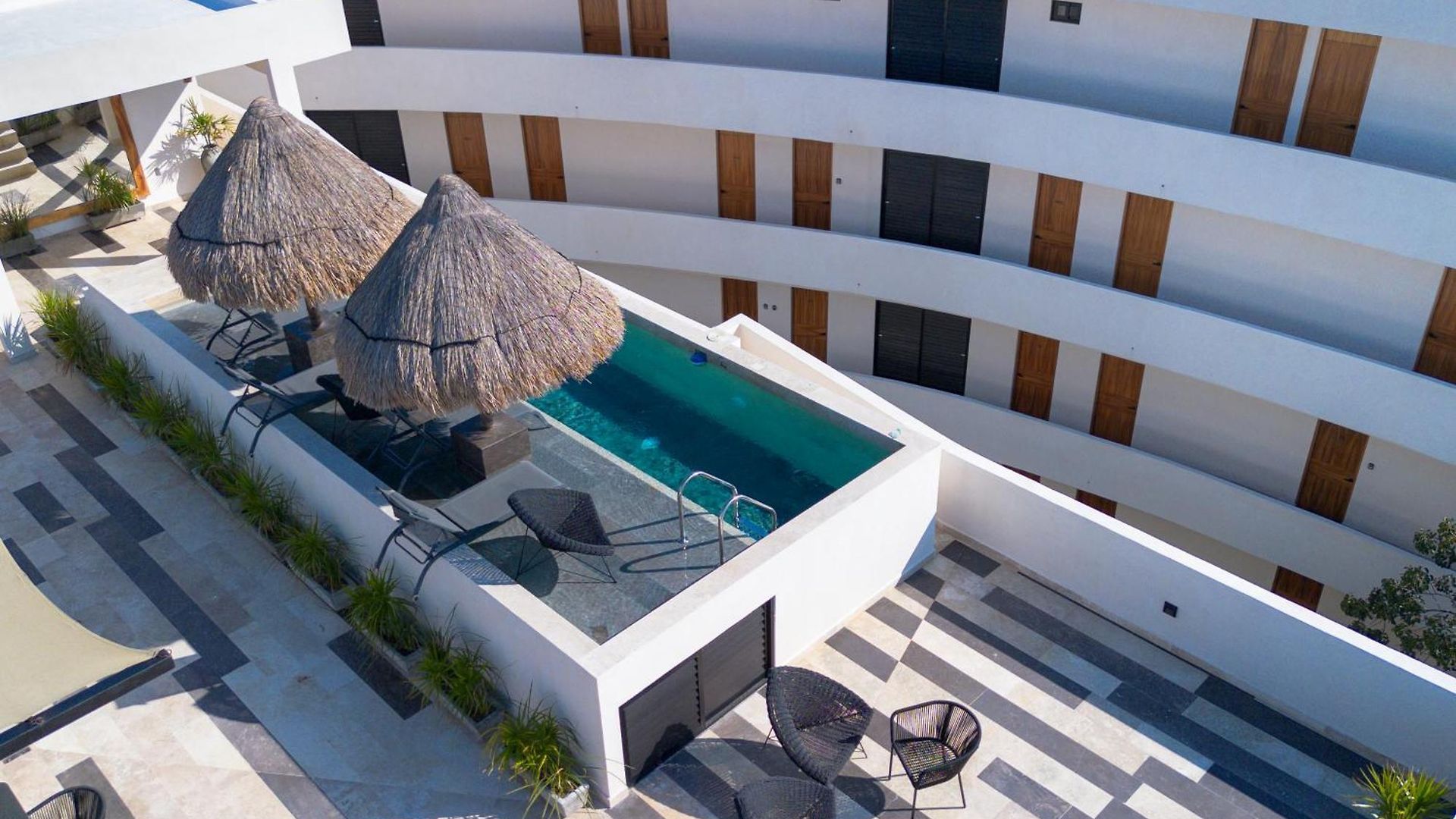 Modern Loft, Private Pool And Gym Intulum Apartment
