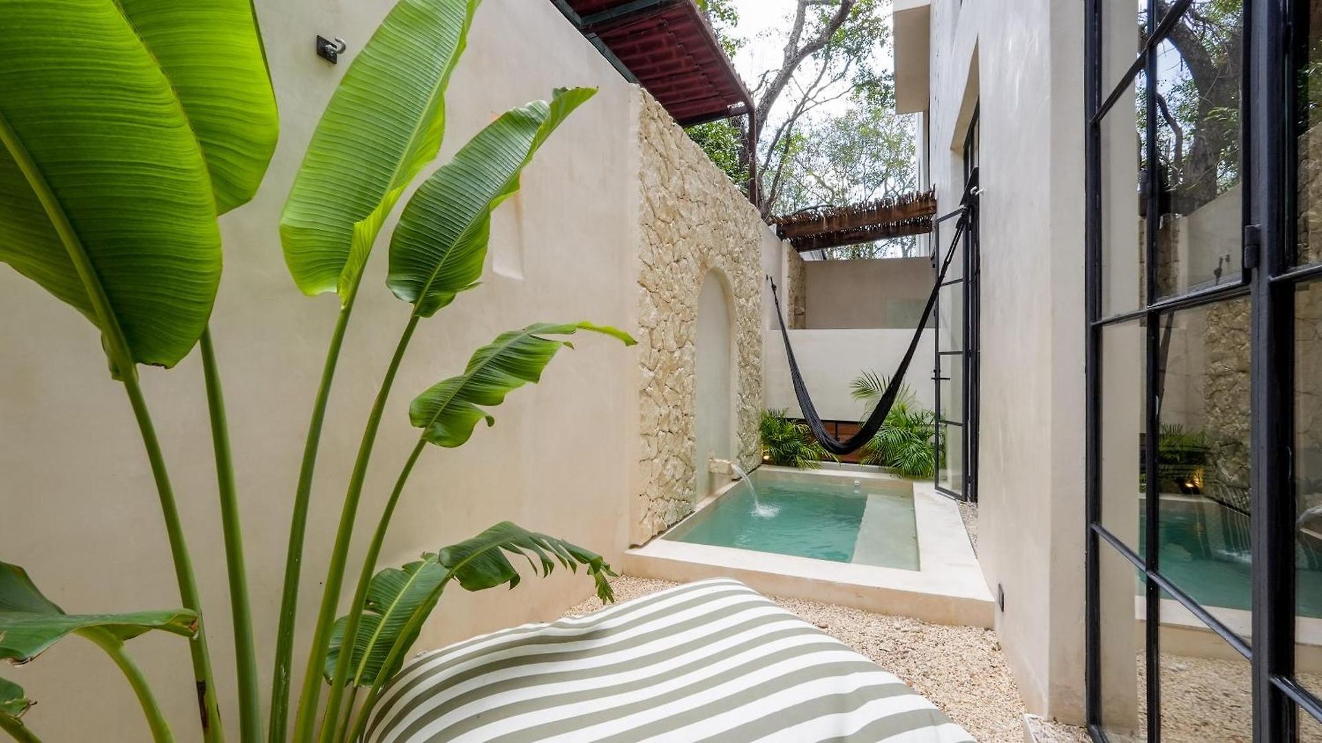 Bohemian 2br Boutique With Private Pool Apartment *