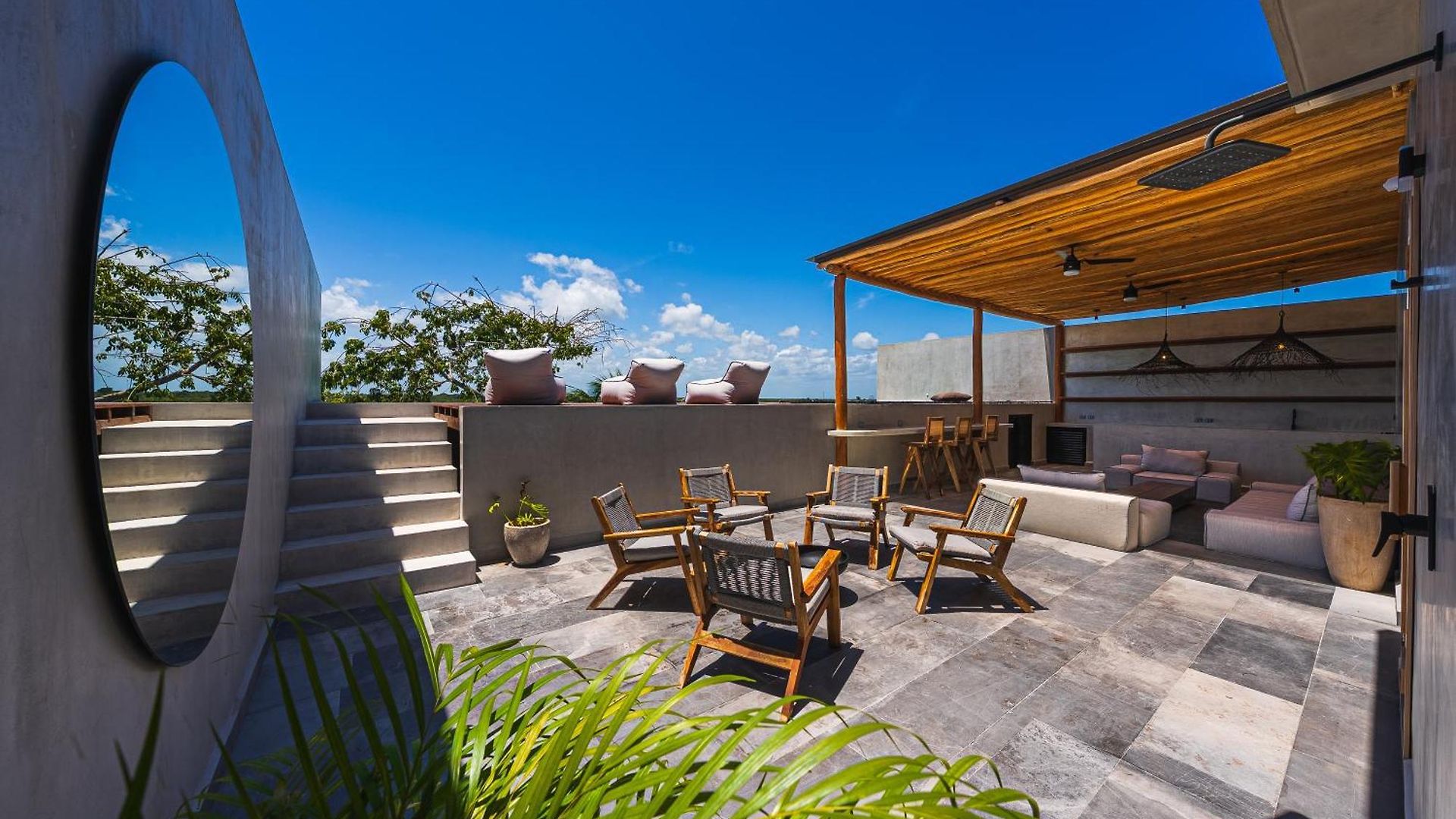Luxury Beachfront 3br
