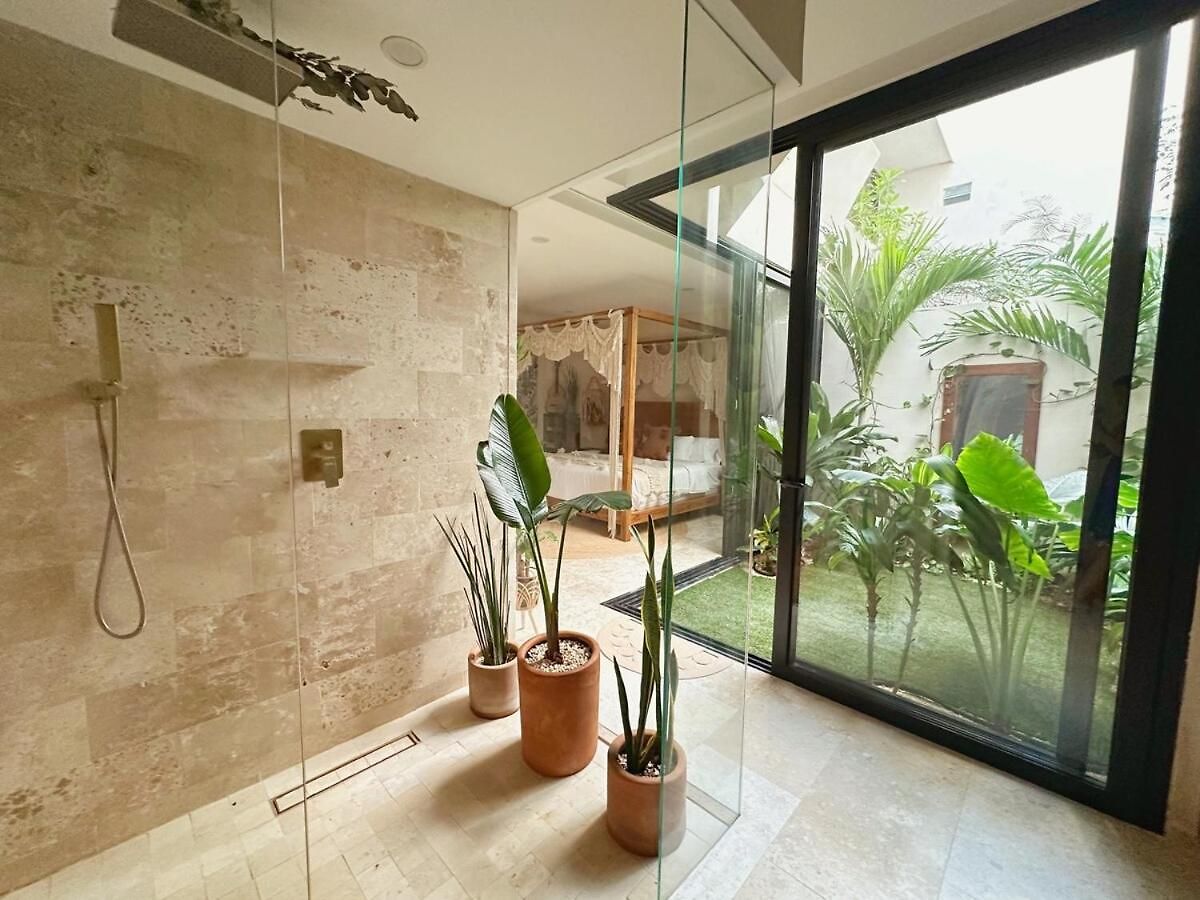 New Jungle Retreat 1br2ba Garden Private Pool