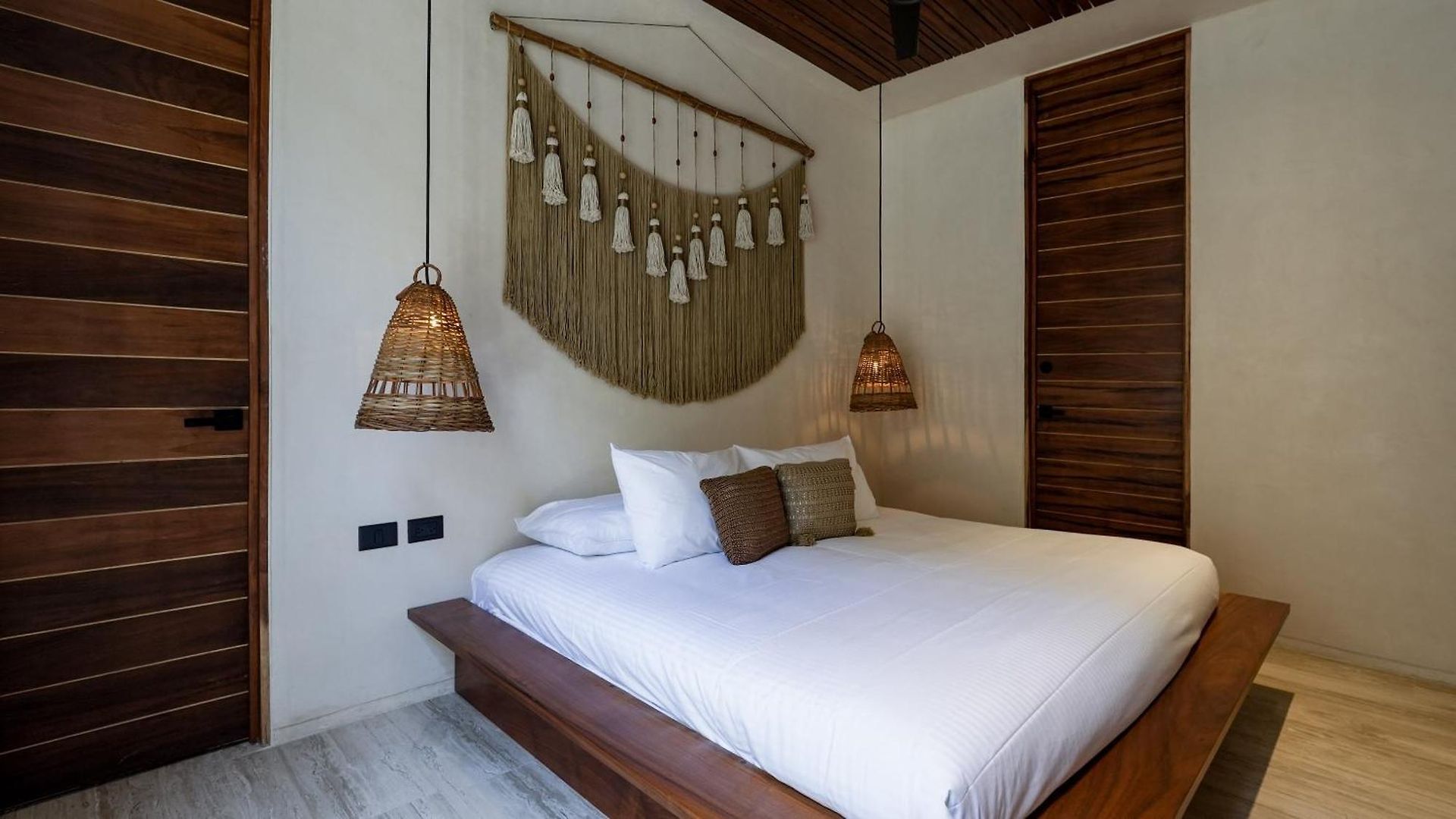 Bohemian 2br Boutique With Private Pool