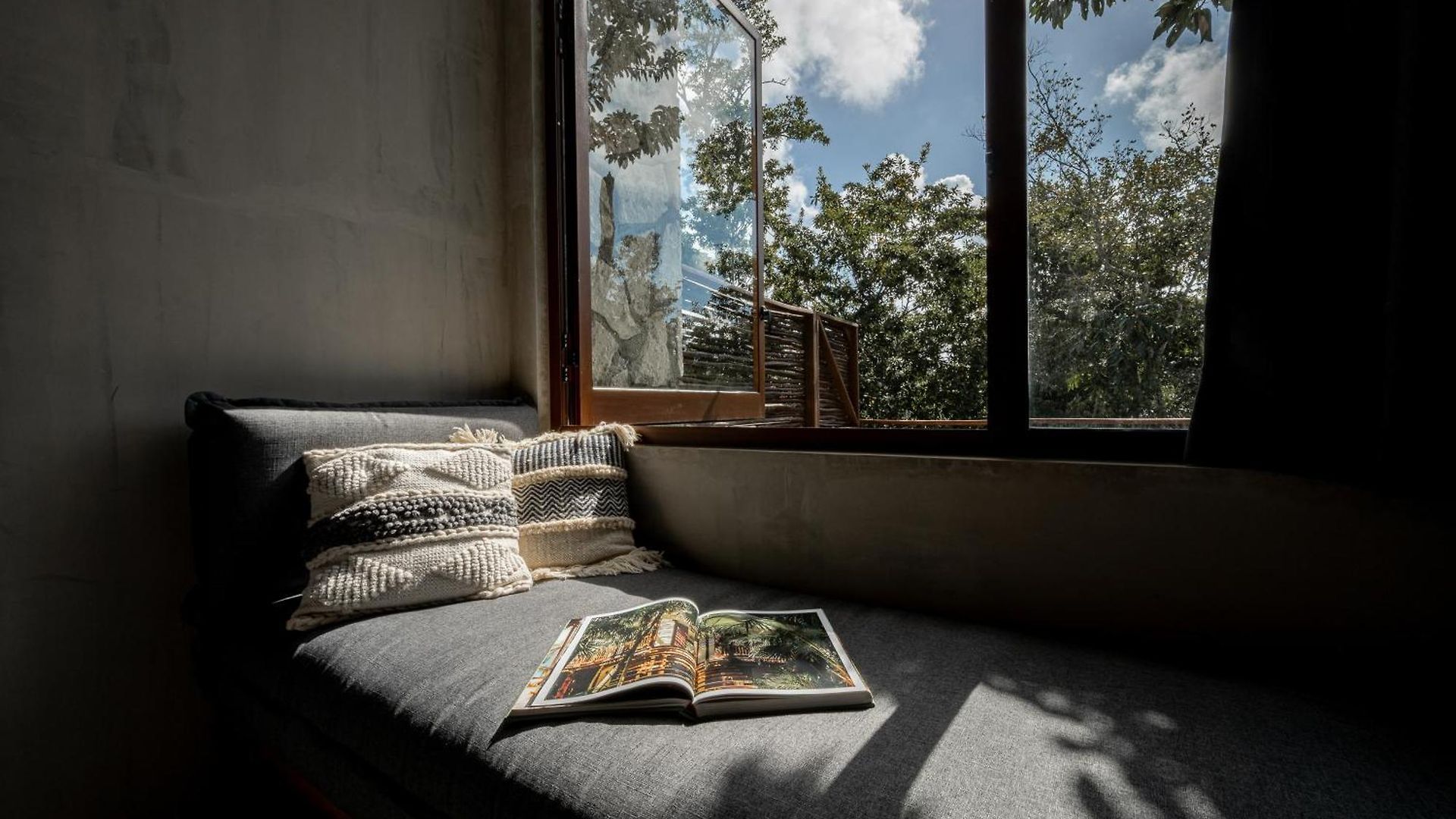 Apartment Nomad Humans Residences
