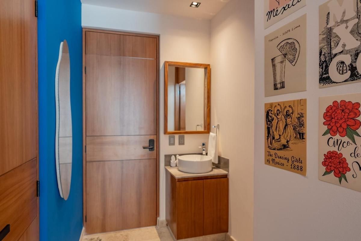 Tropical Penthouse 2br And Jacuzzi Apartment *