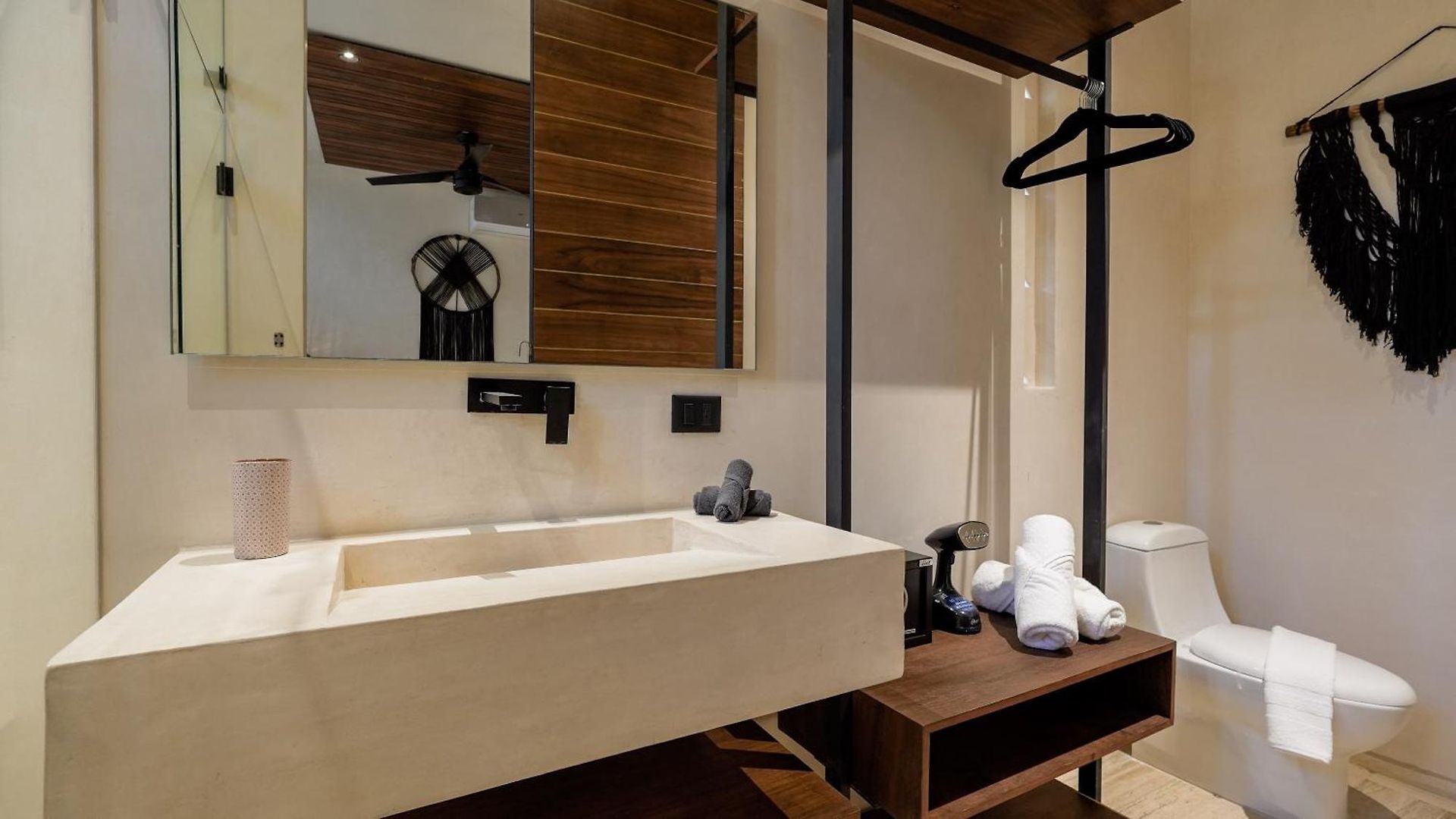 Bohemian 2br Boutique With Private Pool *