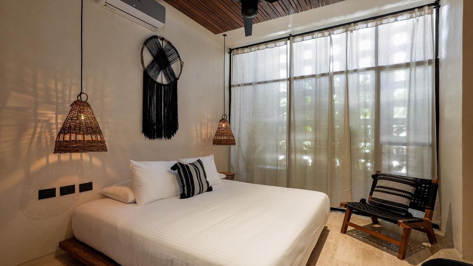 Apartment Bohemian 2br Boutique With Private Pool