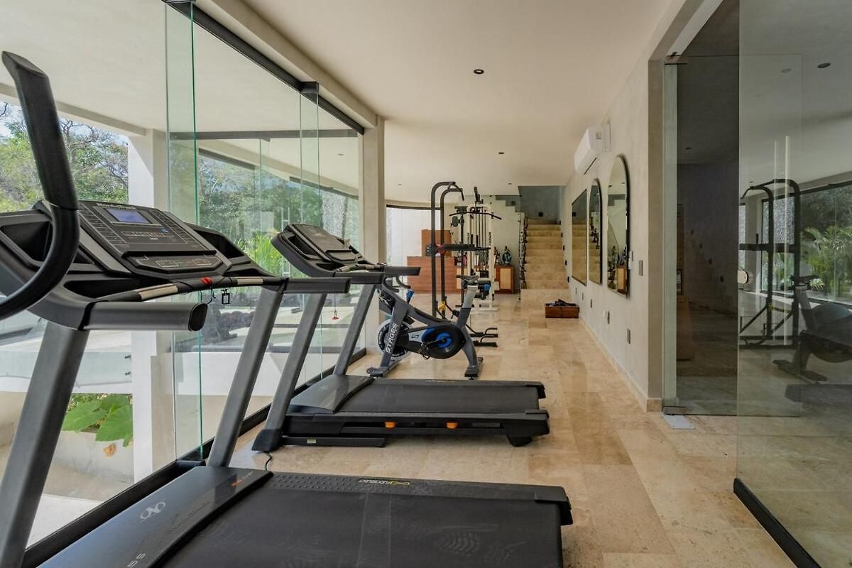 Tropical Penthouse 2br And Jacuzzi Apartment *