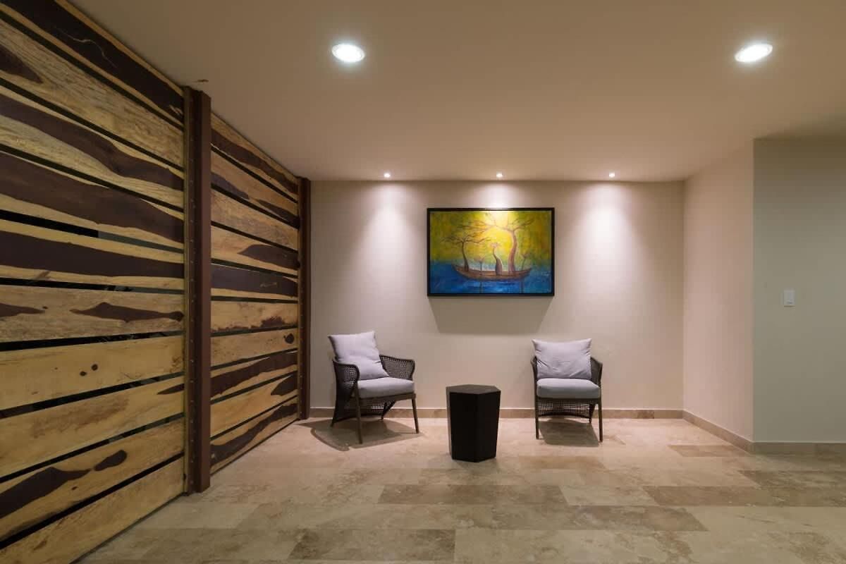 Apartment Penthouse 3br Only 1 Mile From