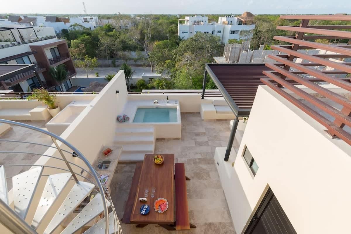 Penthouse 3br Only 1 Mile From