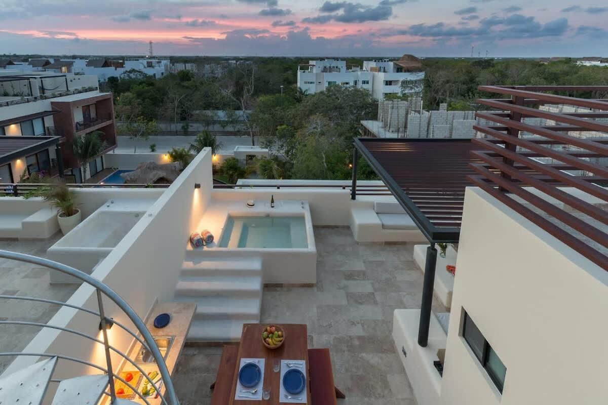 Apartment Penthouse 3br Only 1 Mile From *