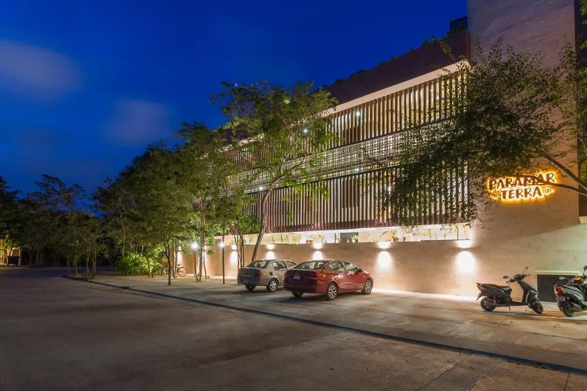 Penthouse 3br Only 1 Mile From Apartment