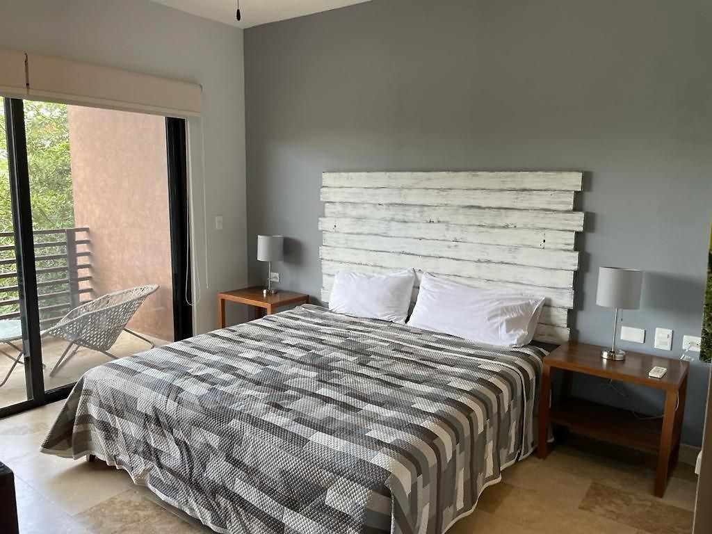 Apartment Penthouse 3br Only 1 Mile From