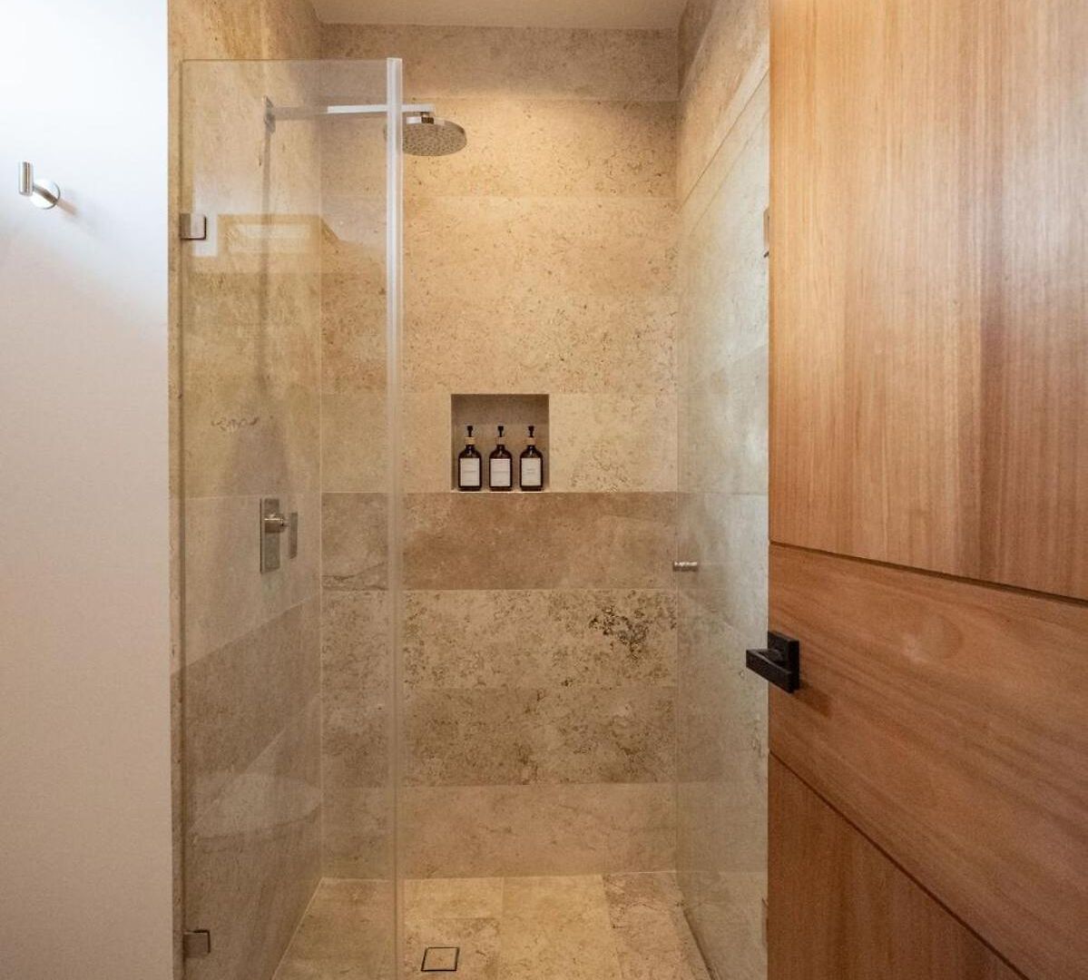 Tropical Penthouse 2br And Jacuzzi