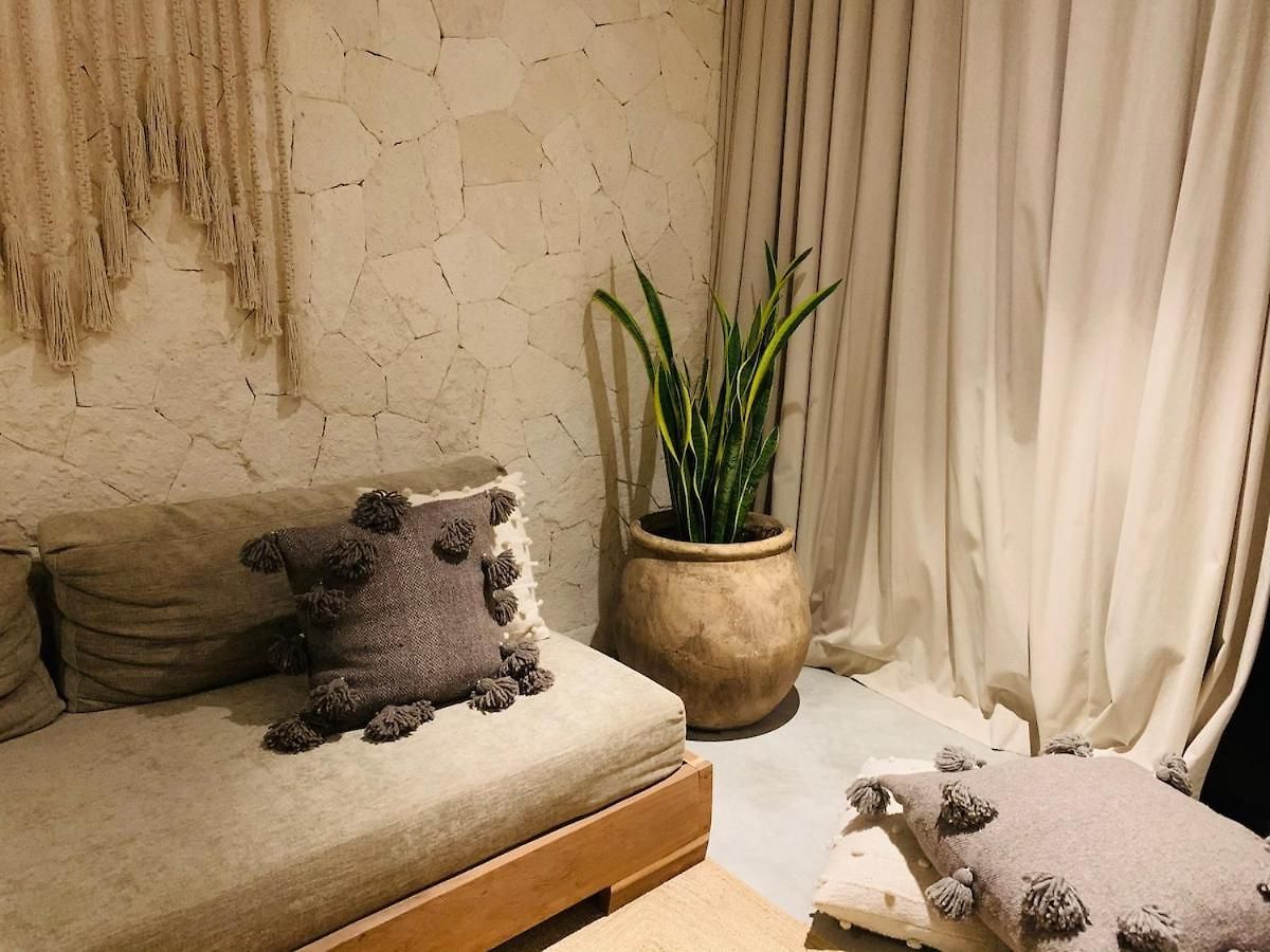 1 Bed Private Balcony Great Location Apartment