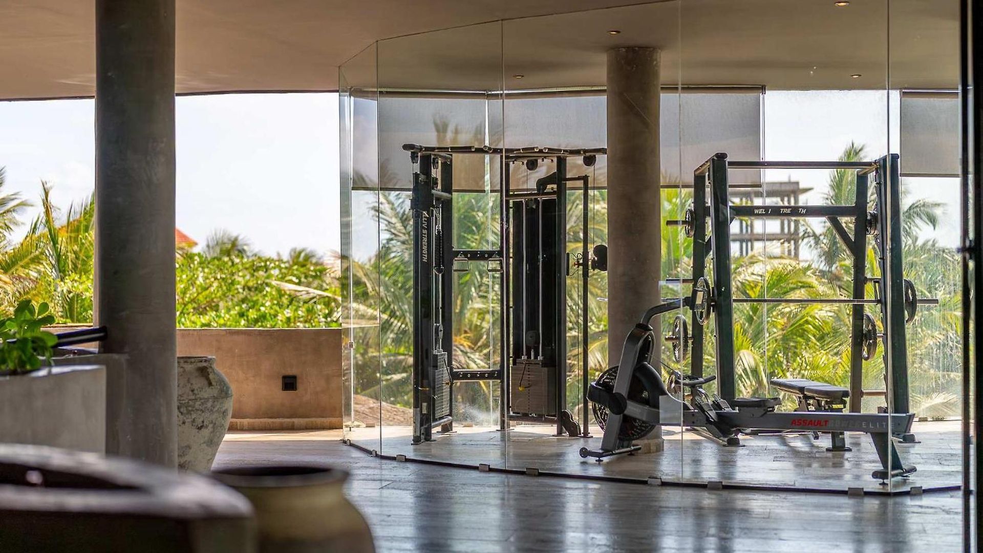 Apartment Oceanfront 4br Duplex In Maiim Tankah With Pool , & Gym *