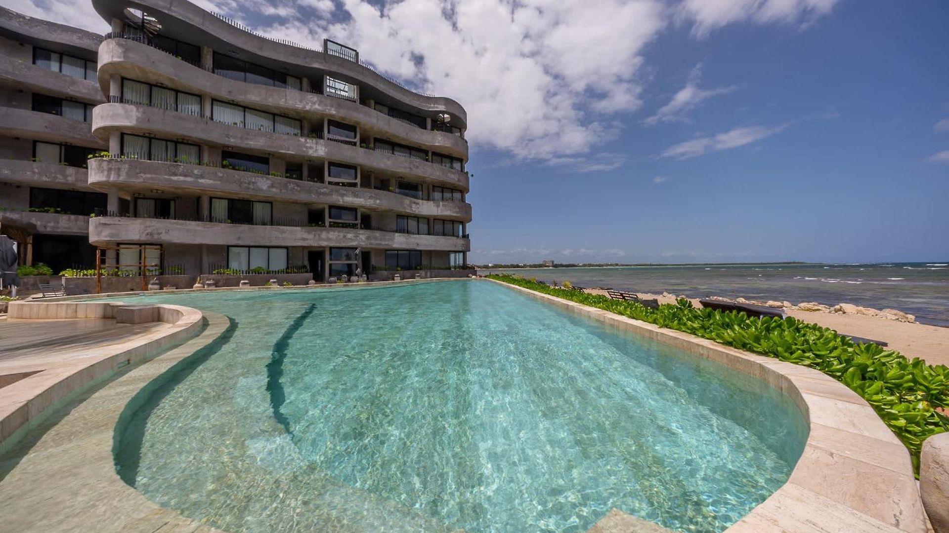 Apartment Oceanfront 4br Duplex In Maiim Tankah With Pool , & Gym Tulum