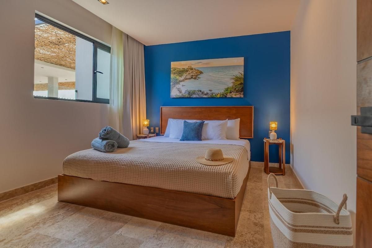 Tropical Penthouse 2br And Jacuzzi
