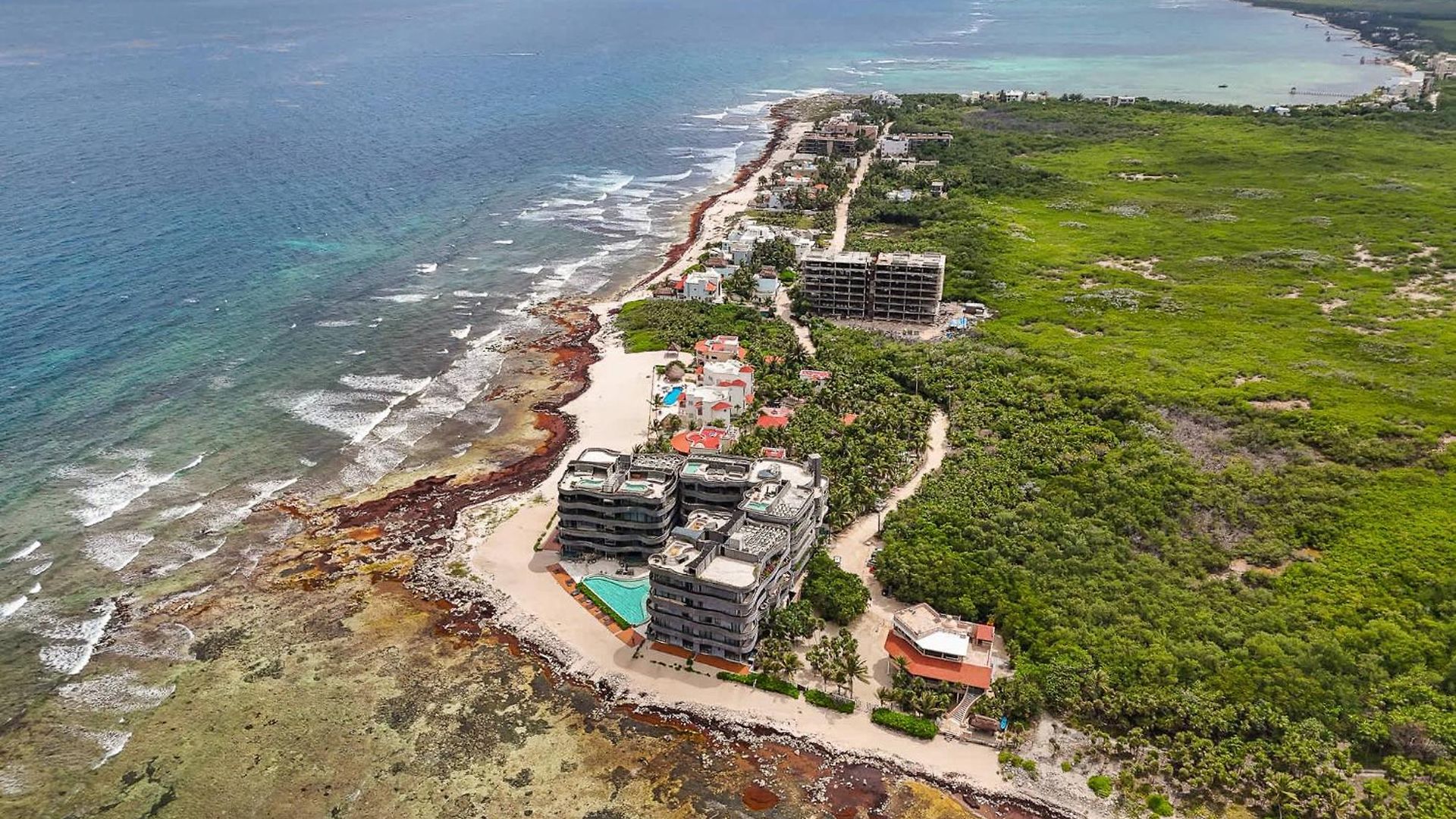 Oceanfront Luxury 3br In Tankah With Private