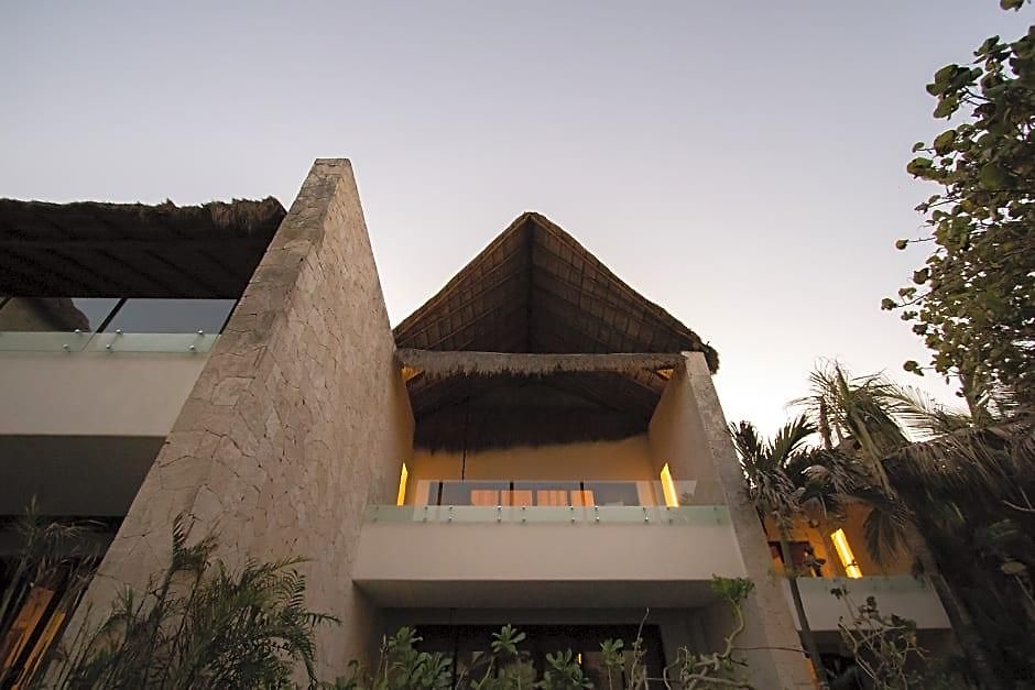 Tago By G Tulum