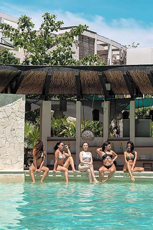 The Waves 4* Tulum