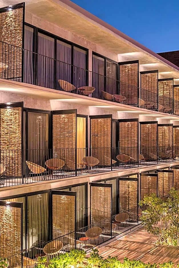 Hotel Moxy 4*