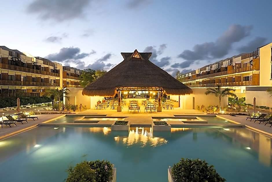 Wyndham Hotel 4*