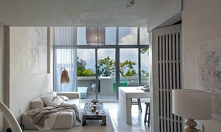 Hotel Jungle Luxe
