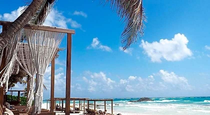 Hotel Amansala And Tulum