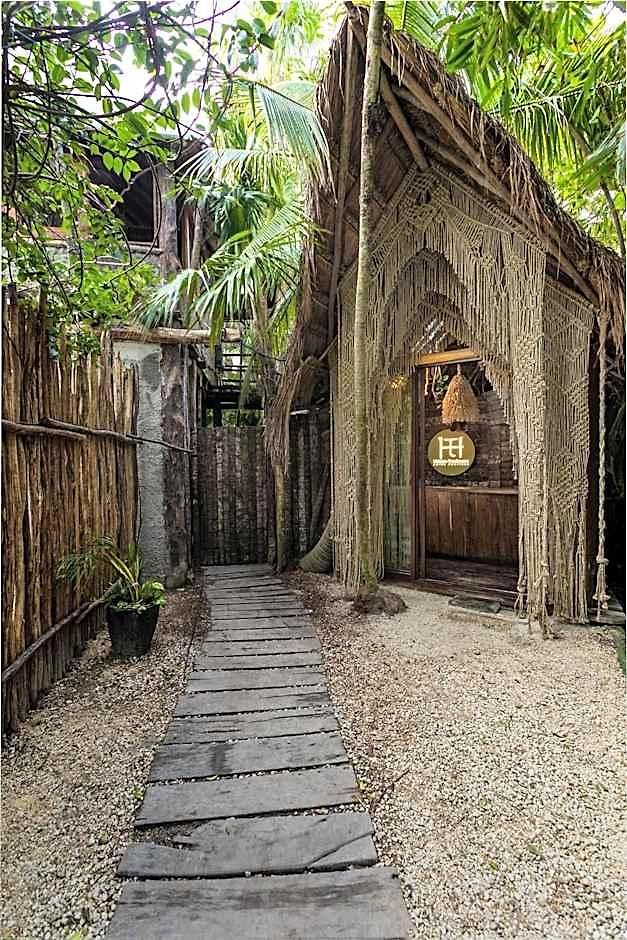 Hidden Treehouse Eco-hotel 4*