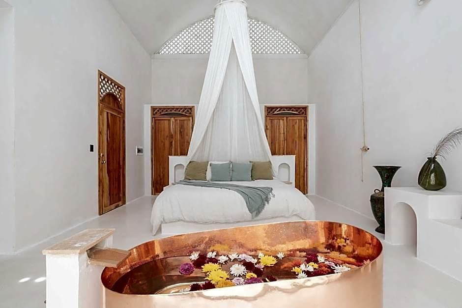 Anat Tantric Boutique 5*