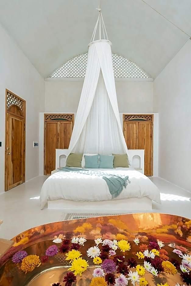 Anat Tantric Boutique 5*