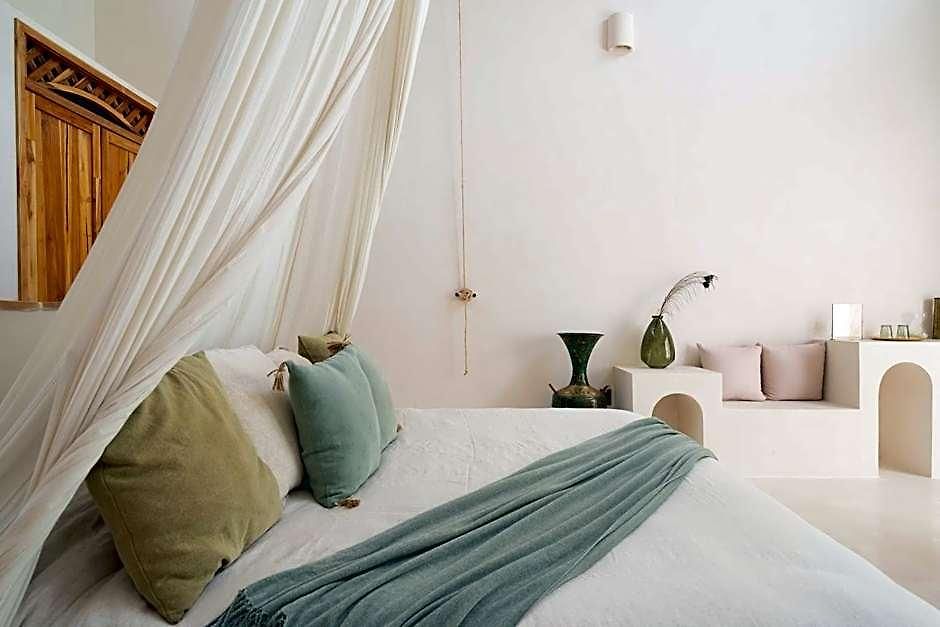 Anat Tantric Boutique 5*
