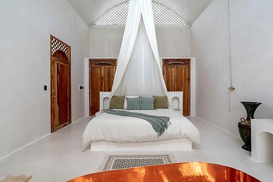 Anat Tantric Boutique 5*