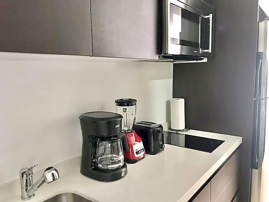 218 Stylish Delux Fast Wifi Apartment