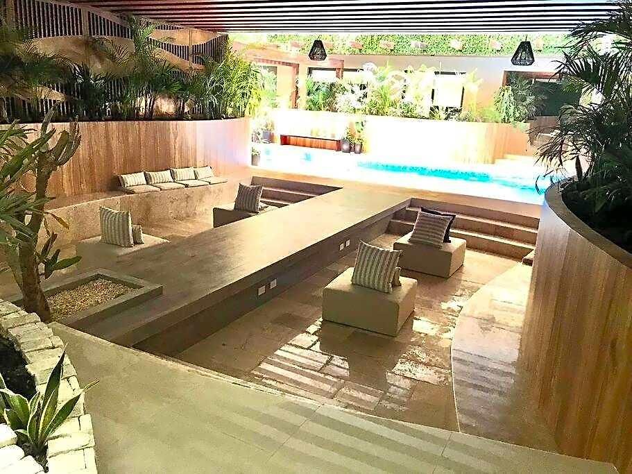 218 Stylish Delux Fast Wifi Apartment