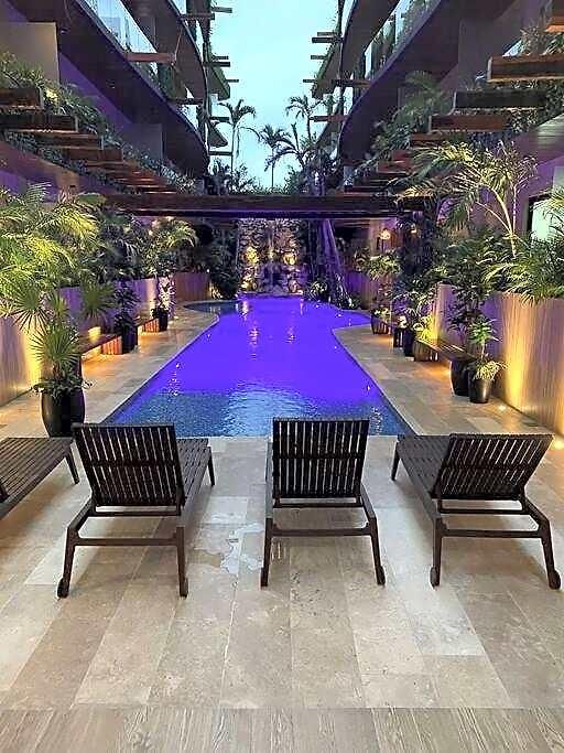 218 Stylish Delux Fast Wifi *