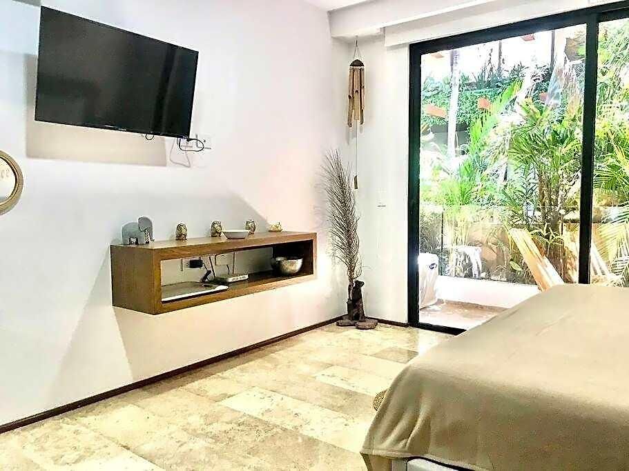 012 Modern Luxurious Wifi 100 Mb Apartment