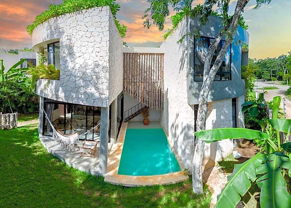 2 Tropical Bohemian Villas-2 Priv Pool-bbq 3a-3b *