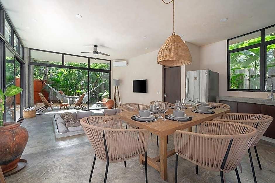 2 Tropical Bohemian Villas-2 Priv Pool-bbq 3a-3b