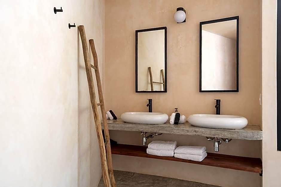 2 Tropical Bohemian Villas-2 Priv Pool-bbq 3a-3b Villa