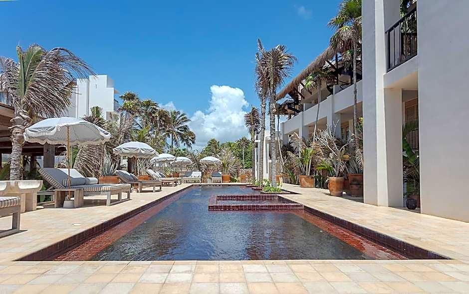 Panamera Hotel 4*