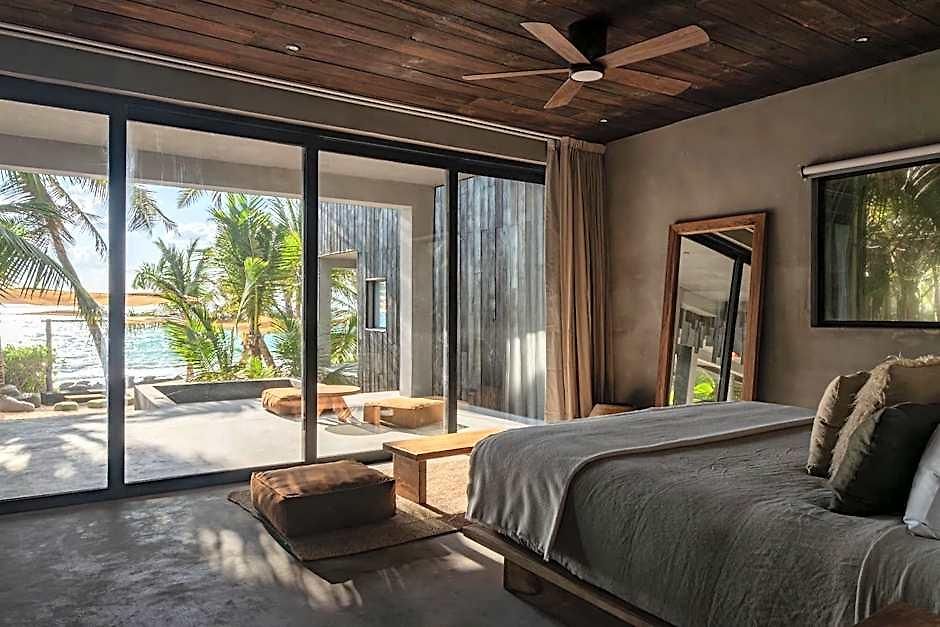 Umi Hotel *