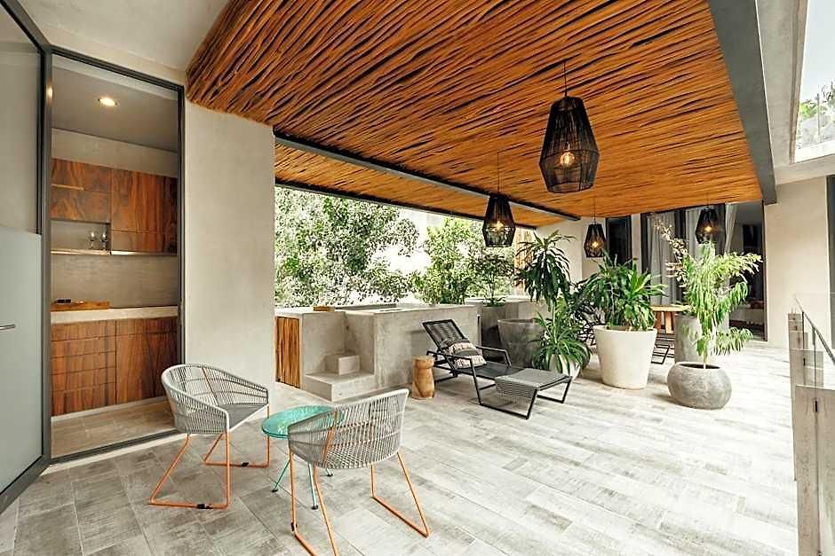 Naj Aparthotel 4*