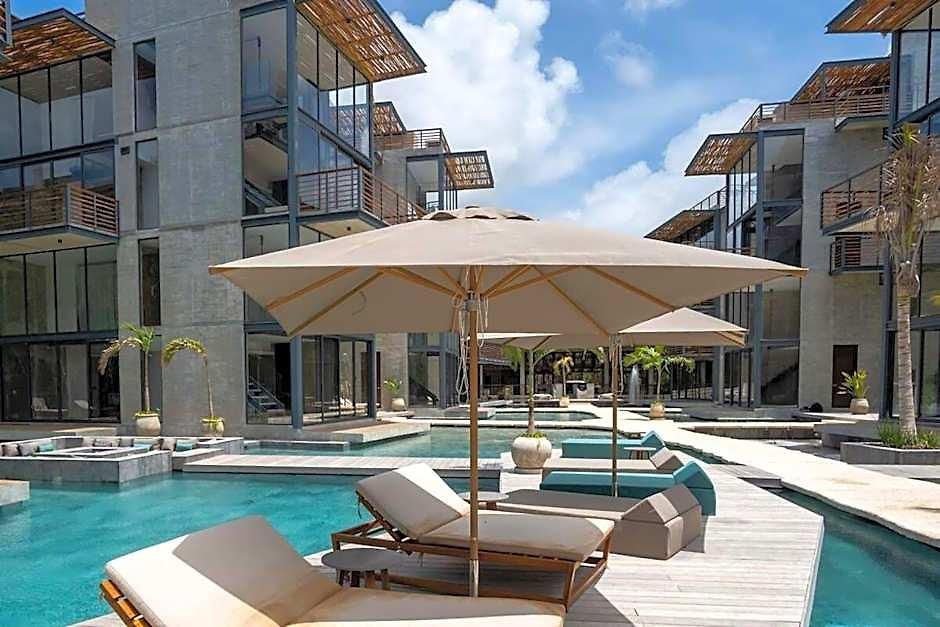 Ideal Location With Cenote Pools Gym Restaurant *